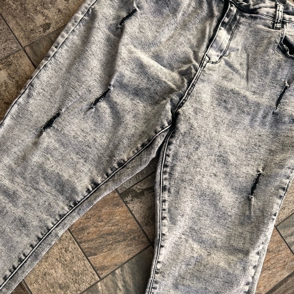 City Chic Harley Ankle Jeans - Picture 3 of 10